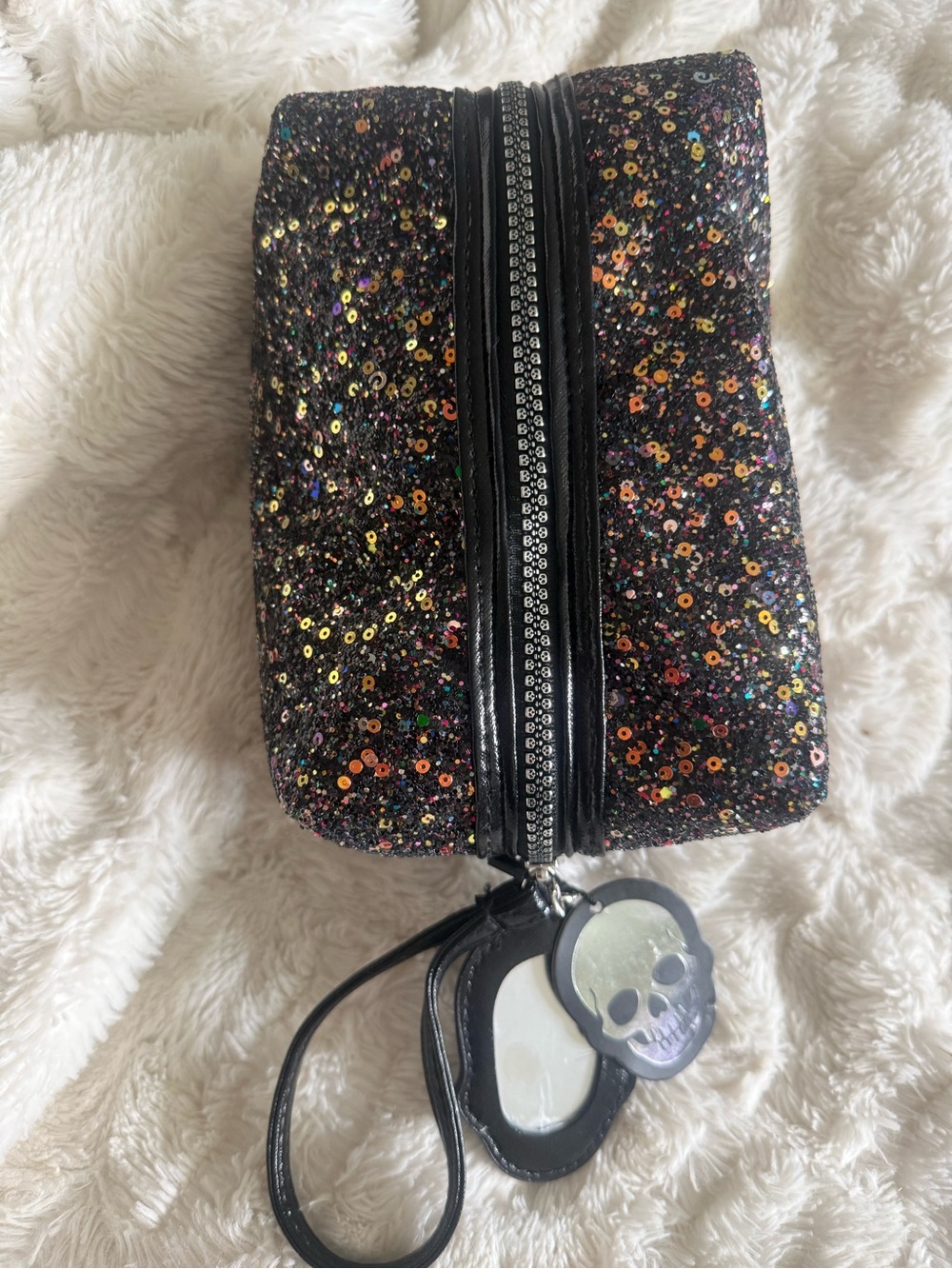 Glitter Skull Wristlet Cosmetic Bag -with skull mirror 💀-very shiny!!!!